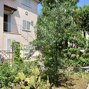 Isstravel, Il Boschetto - - 150 Mt From The Aparthotel San Vincenzo